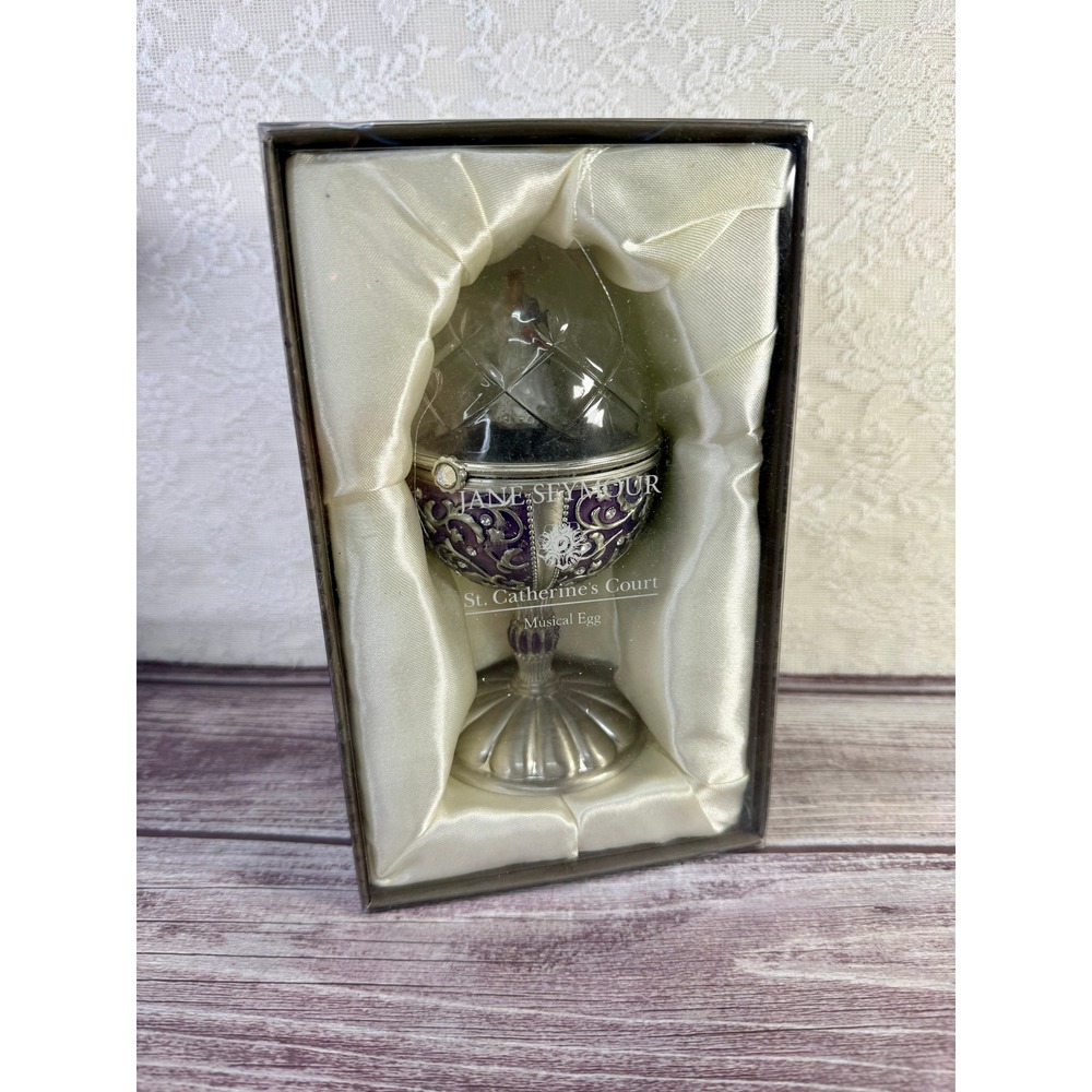 Jane Seymour St. Catherine's Court Musical Egg Bride & Groom Canon Purple Silver